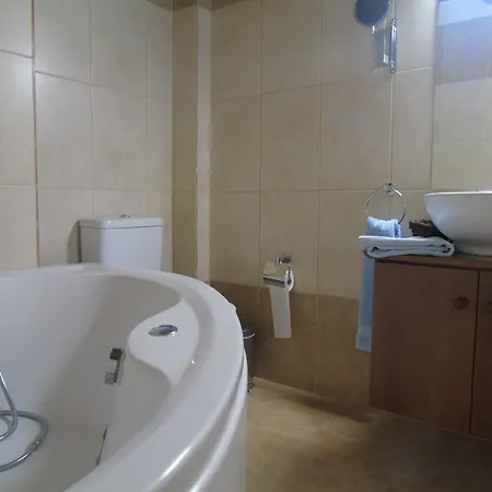 Enipnion Apartment *